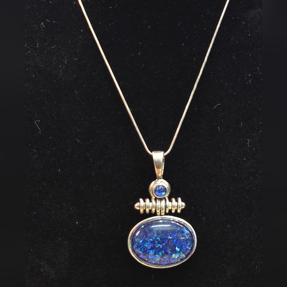Elegant Sterling Sikver Blue Pendant Necklace - Picture 7 of 8